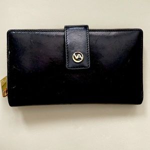 Black wallet